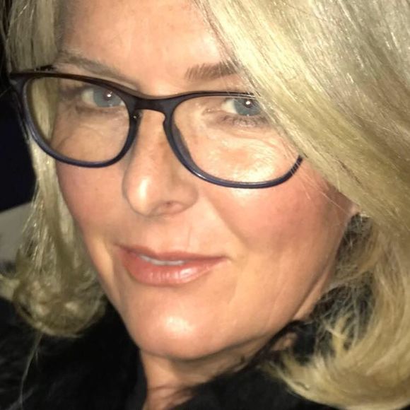 Meet your Posher, Shelli - Picture 1 of 1